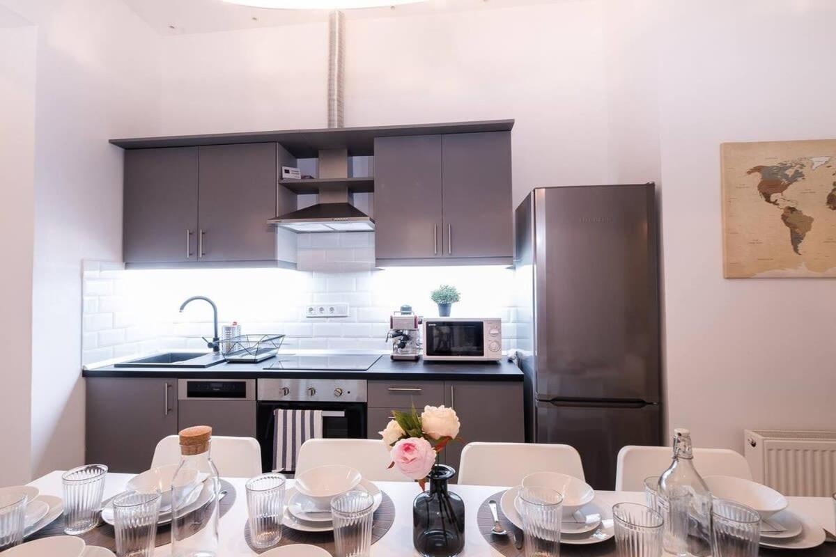 Central Brand New And Modern Apartment Budapest Eksteriør bilde